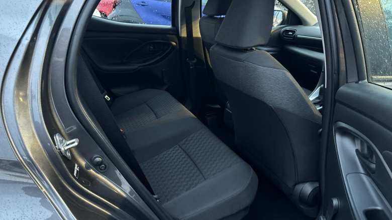 Toyota Yaris 1.5 Hybrid Icon 5dr CVT Hybrid Hatchback